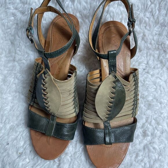NAYA Tova woven leather moss green straps sandals with wooden chunky heel. SZ10M - Picture 6 of 9